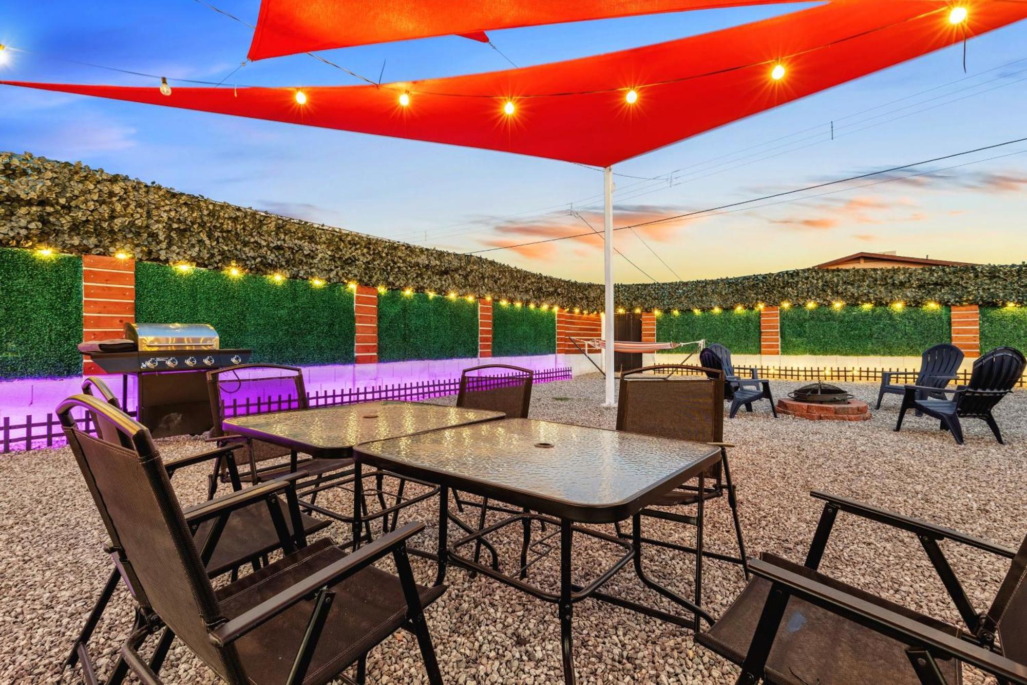 Phoenix Retreat - 2 Bedroom Home With King-Size Bed - 3 Smart Tvs - 10 Min From Airp - Unit A エクステリア 写真